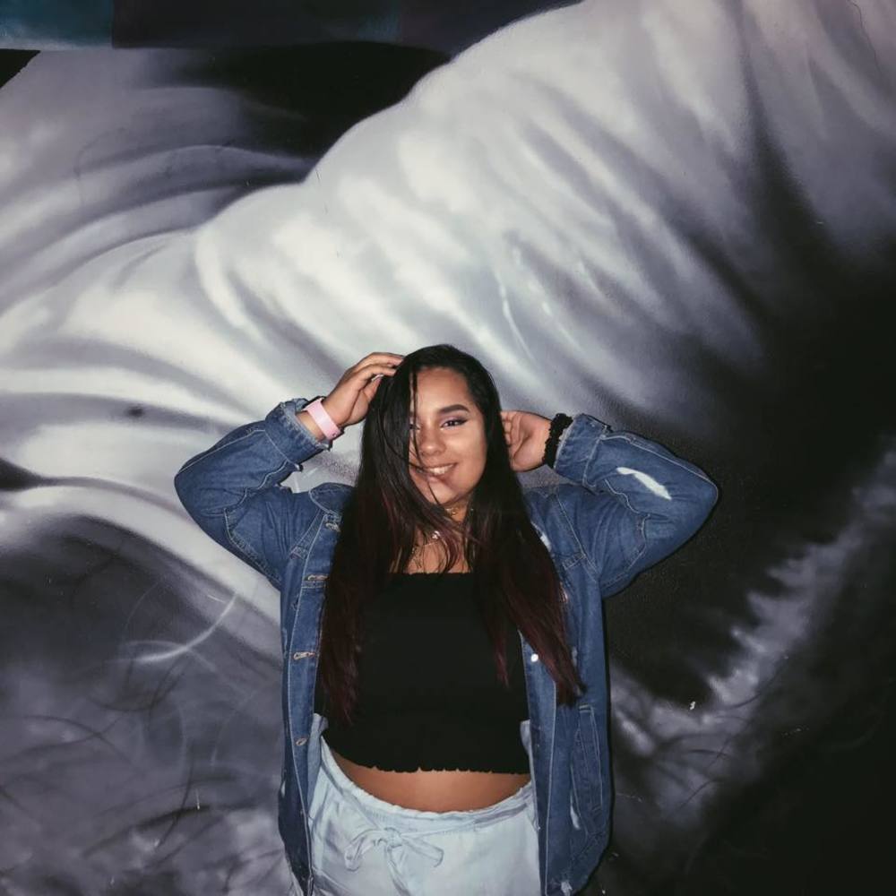 Meet your Posher, Angely